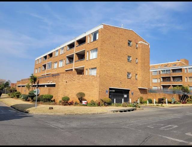 2 BEDROOM PROPERTY TO RENT IN MALVERN EAST